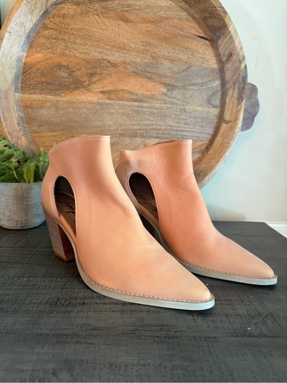 NWOB Free People Wilder Booties Coral Sands Cutout Made In Portugal Size 39/9